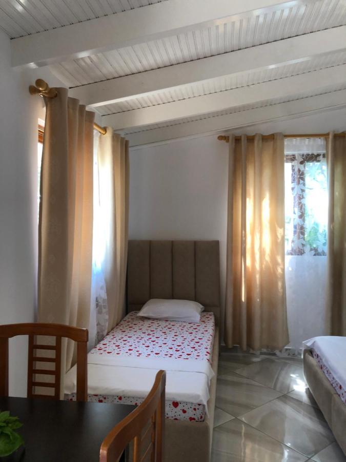 Vila Eriseld 卡萨米尔 外观 照片